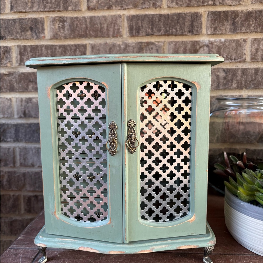 Vintage Green Jewelry Organizer with Silver Accents